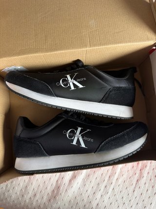 Zapatos Calvin Klein Negros y Blancos