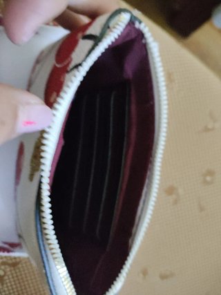 Cartera con diseño de cerezas