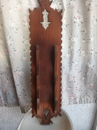 Soporte de madera para platos