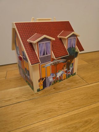 Casa Playmobil + coche y accesorios