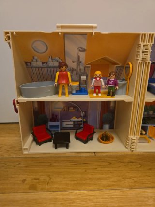 Casa Playmobil + coche y accesorios