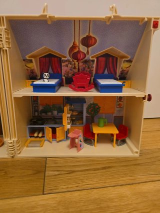 Casa Playmobil + coche y accesorios