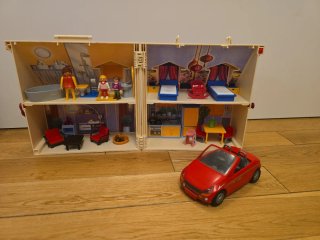 Casa Playmobil + coche y accesorios
