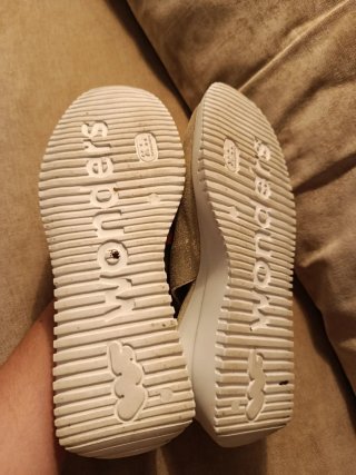 Sandalia plataforma Wonders dorada y blanca