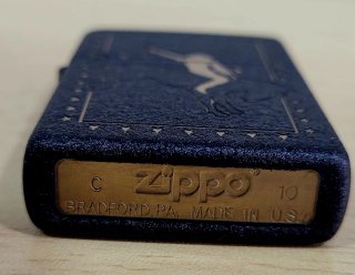 Zippo scuro da cowboy con stelle