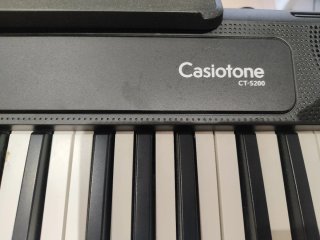 Piano Casio CT-S200
