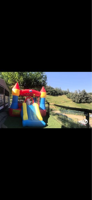 Castillo hinchable con tobogán