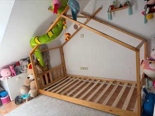 Cama infantil de madera