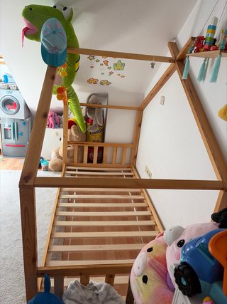Cama infantil de madera