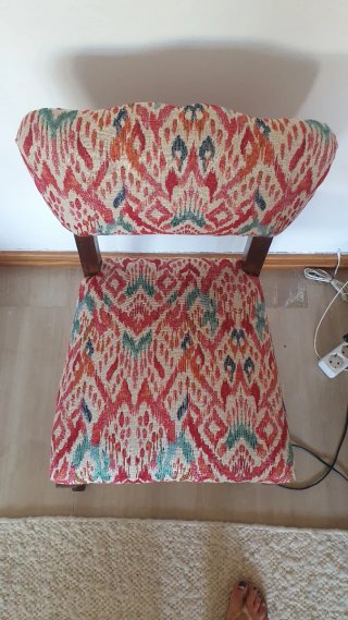 Silla vintage nogal, acolchado nuevo