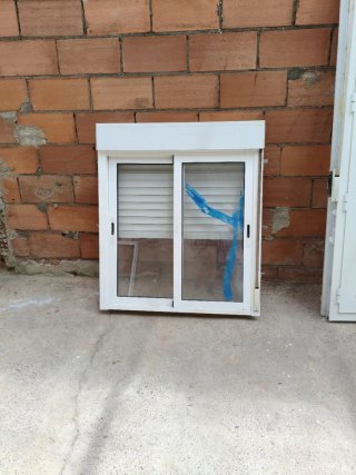 Ventana aluminio corredera blanca
