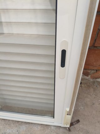 Ventana aluminio corredera blanca