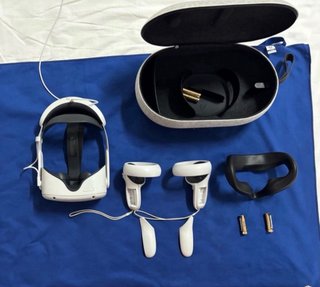 Oculus Quest 2 VR Headset y Accesorios que son :