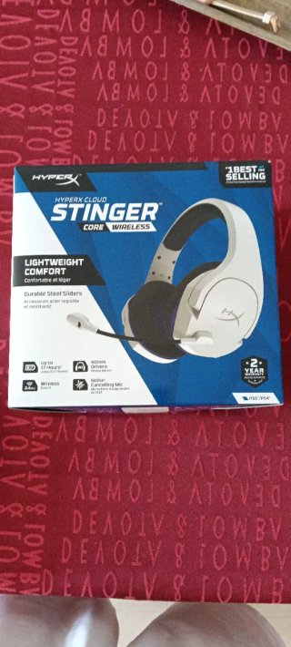 Auriculares HyperX Stinger Core Wireless + Base Ca