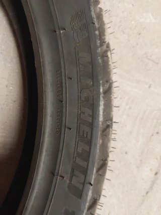 120 70 R19 m/c 60v