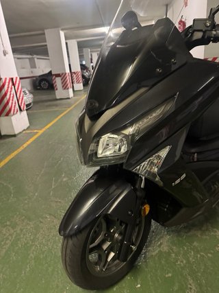 Kymco Gran Dink Maxi Scooter Negra 125cc