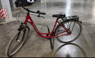 Bicicleta de paseo roja marca Blavé