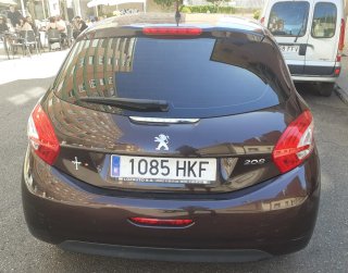 Peugeot 208 2012