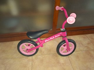 Bicicleta de equilibrio rosa Chicco