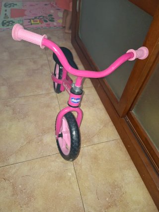Bicicleta de equilibrio rosa Chicco