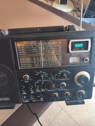 Radio Multibanda Marc NR-82F1