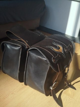 Alforjas de cuero para moto