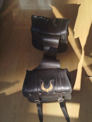 Alforjas de cuero para moto