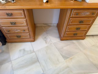 Dormitorio madera tallada floral