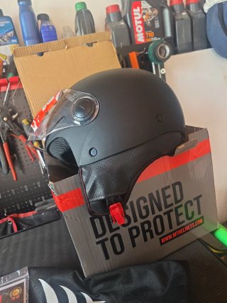 Casco Jet Negro Mthelmets