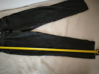 Pantalón tejano negro Pull and Bear