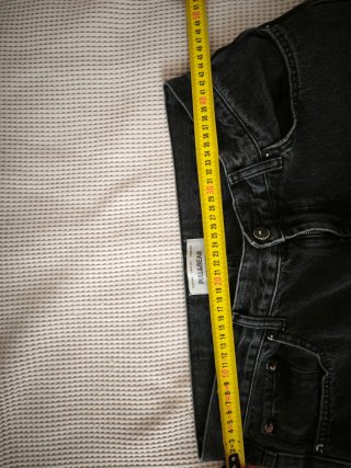 Pantalón tejano negro Pull and Bear