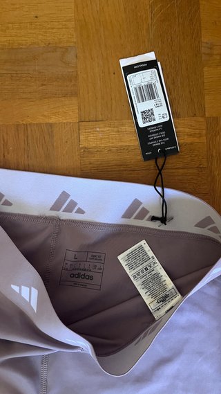 Leggings Adidas  con etiqueta