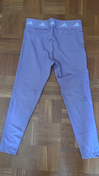 Leggings Adidas  con etiqueta