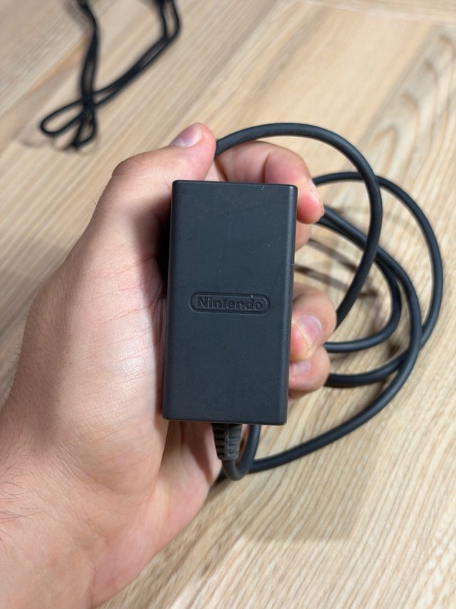 ¡Como NUEVA! Nintendo Switch V2 (Batería Mejorada)