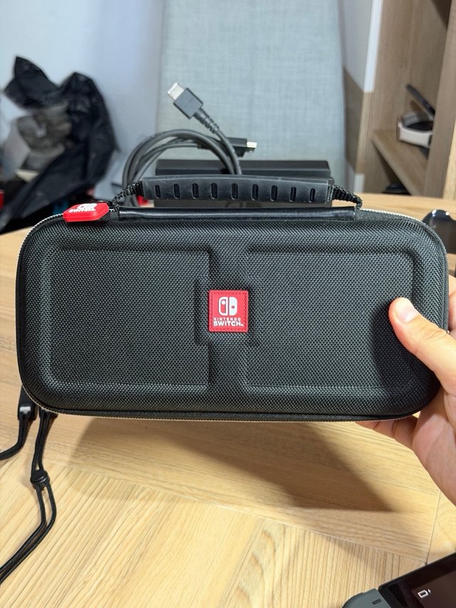 ¡Como NUEVA! Nintendo Switch V2 (Batería Mejorada)