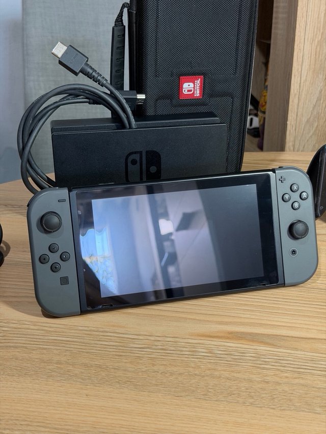 ¡Como NUEVA! Nintendo Switch V2 (Batería Mejorada)
