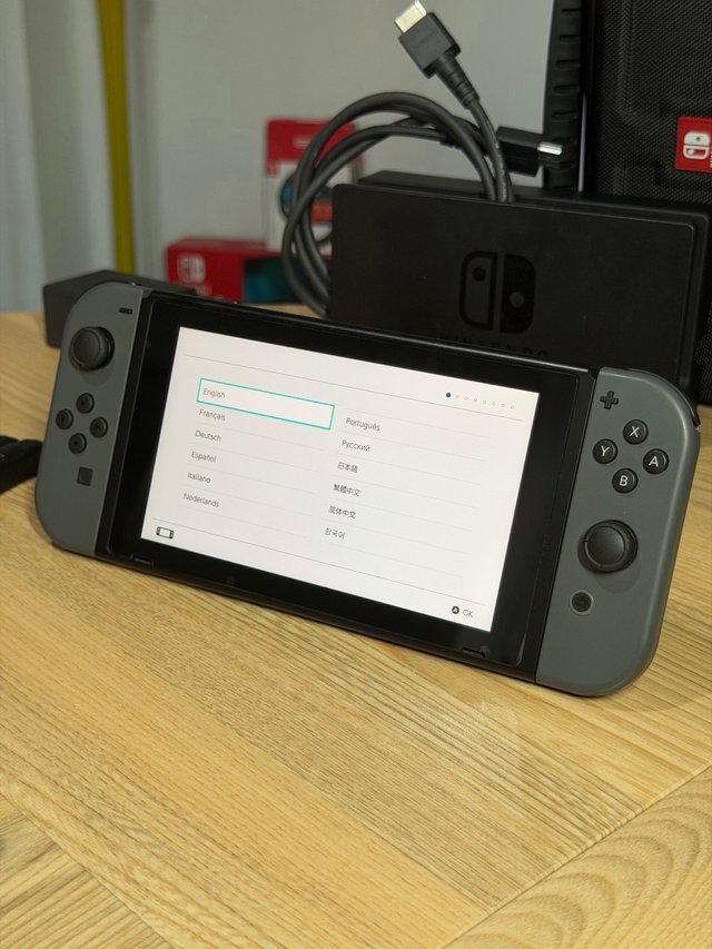 ¡Como NUEVA! Nintendo Switch V2 (Batería Mejorada)