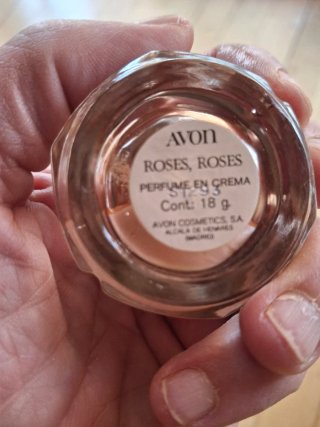 Avon Vintage Perfume Roses Roses Crema