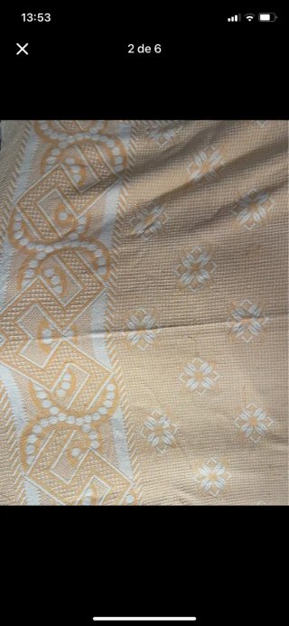 Colcha vintage beige y blanca