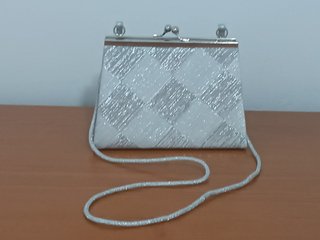 Bolso de fiesta plateado y blanco