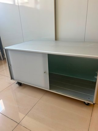 Armario auxiliar con puertas correderas