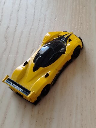 Hot Wheels Pagani Zonda R Gialla