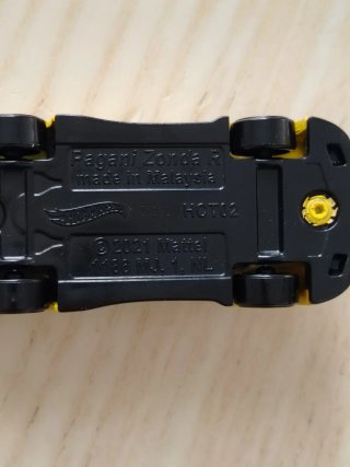 Hot Wheels Pagani Zonda R Gialla