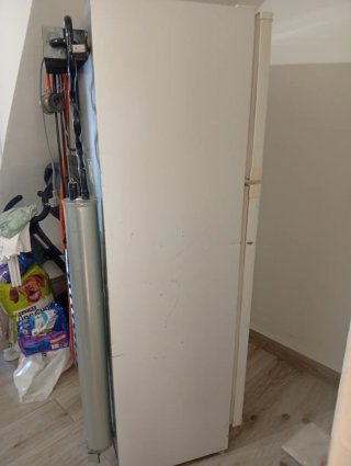 Frigorífico híbrido luz y gas butano.