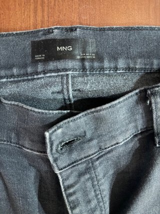 Pantalón vaquero Mango negro