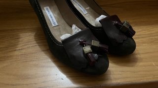 Zapato tacón Pedro Miralles verde ante con borlas