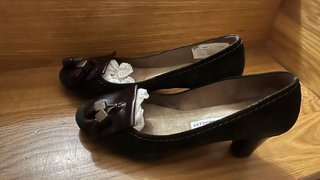 Zapato tacón Pedro Miralles verde ante con borlas