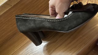 Zapato tacón Pedro Miralles verde ante con borlas