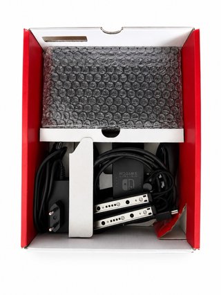 Nintendo Switch + 2 juegos + funda
