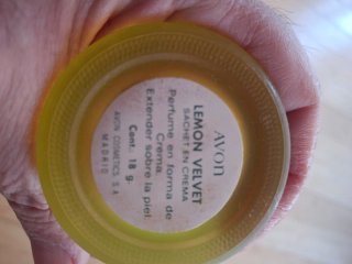 Avon Vintage Crema Sachet Lemon Velvet